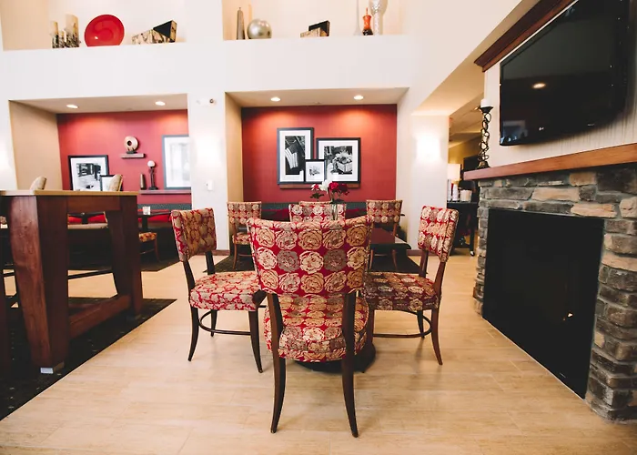 Hampton Inn & Suites Minot